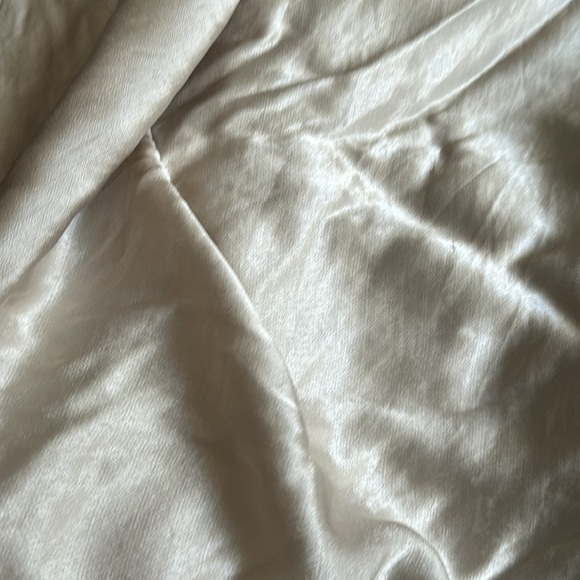 Zara satin skirt - Picture 2 of 3